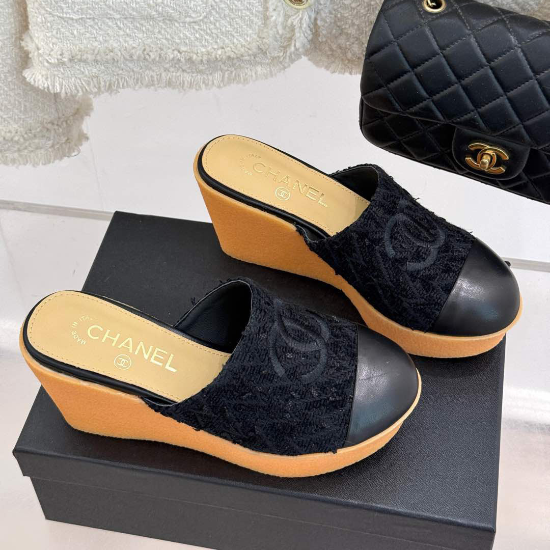 CH Chunky heel platform slippers 1825010703