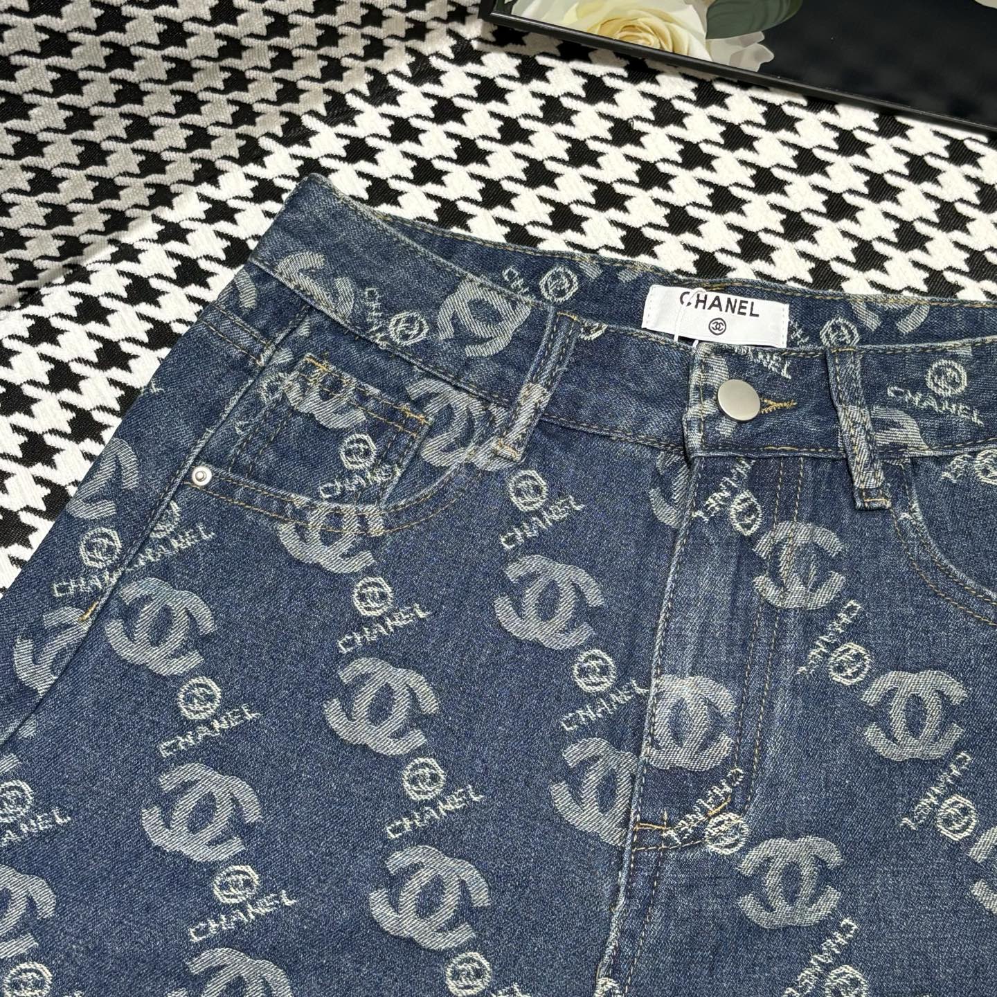 CH Denim shorts 1825031402