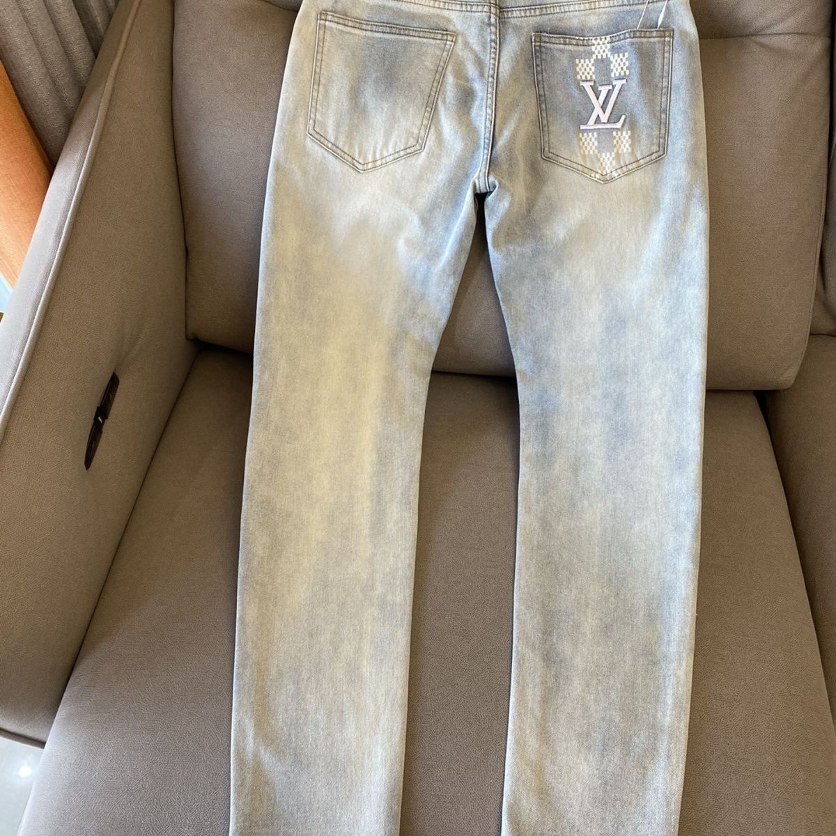 New Letter Embroidered Ripped Trousers 1024051501