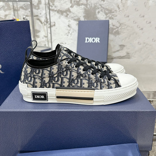 CD B23 Low-Top Sneaker 1824120910