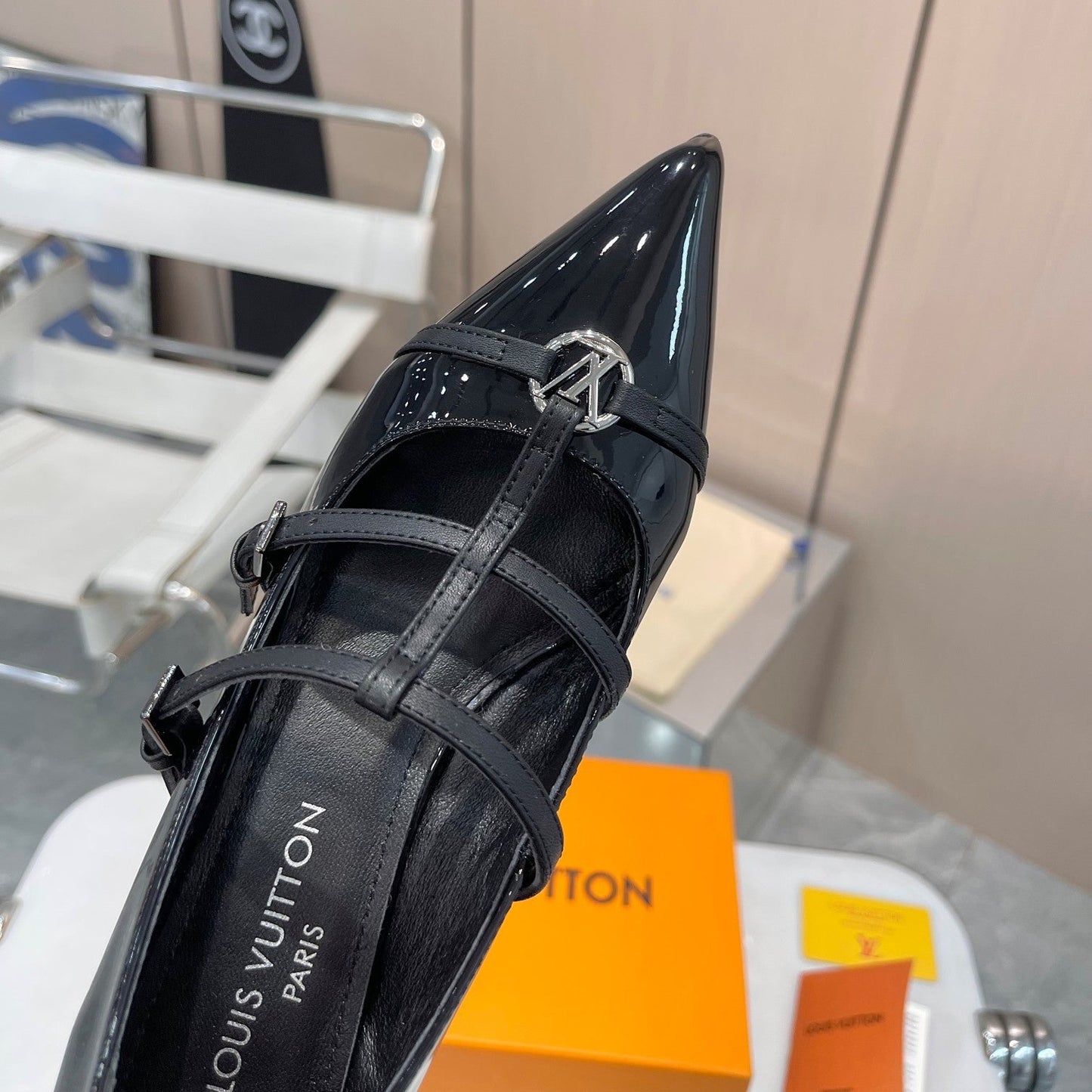 LV Pointed Pumps 1824120906