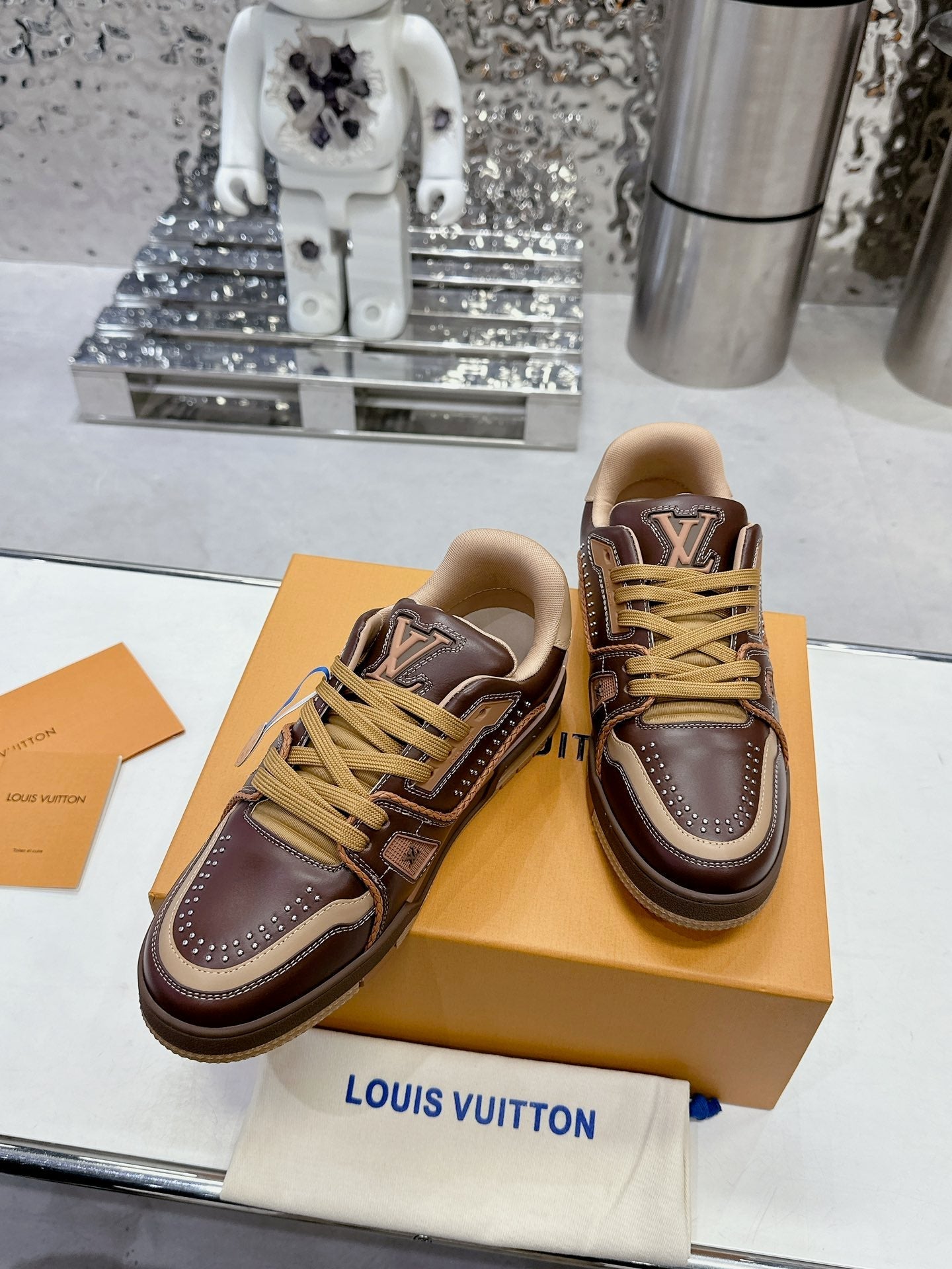 LV Trainer Sneaker 1825041702