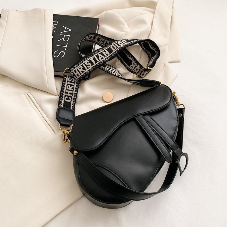 2023 new fashion casual saddle bag PD10062502