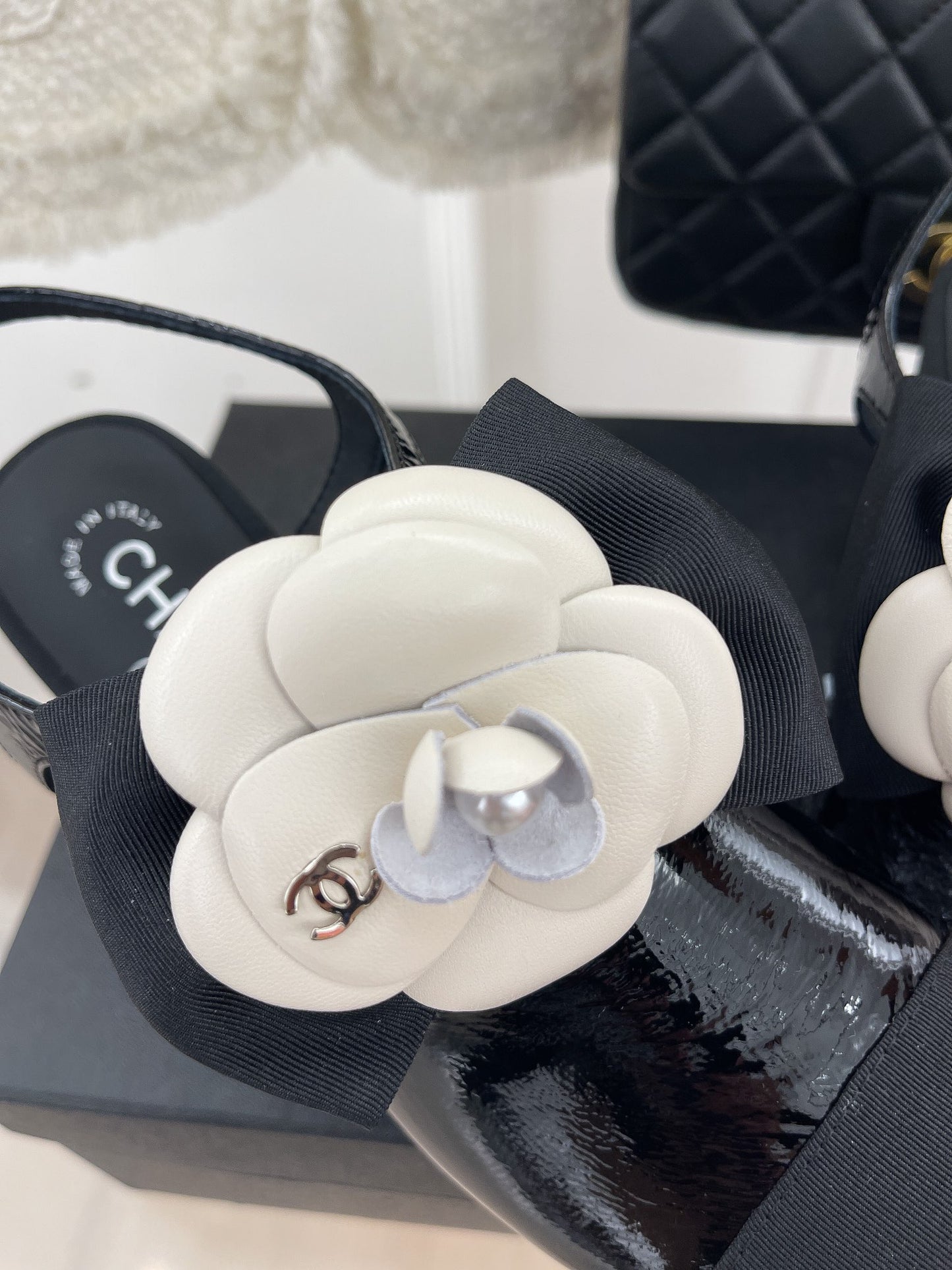 Fashion Versatile Camellia Thick Heels High Heels 1023120404