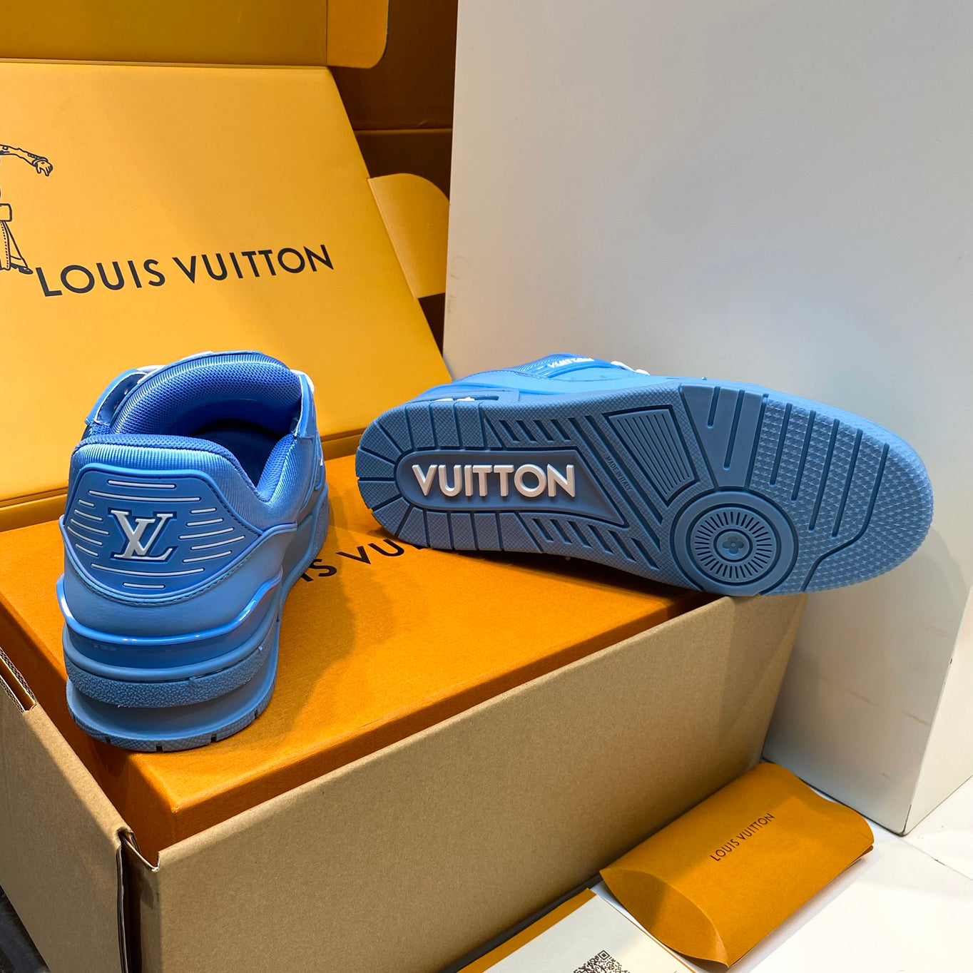 L Trainer Sneakers 1824090901