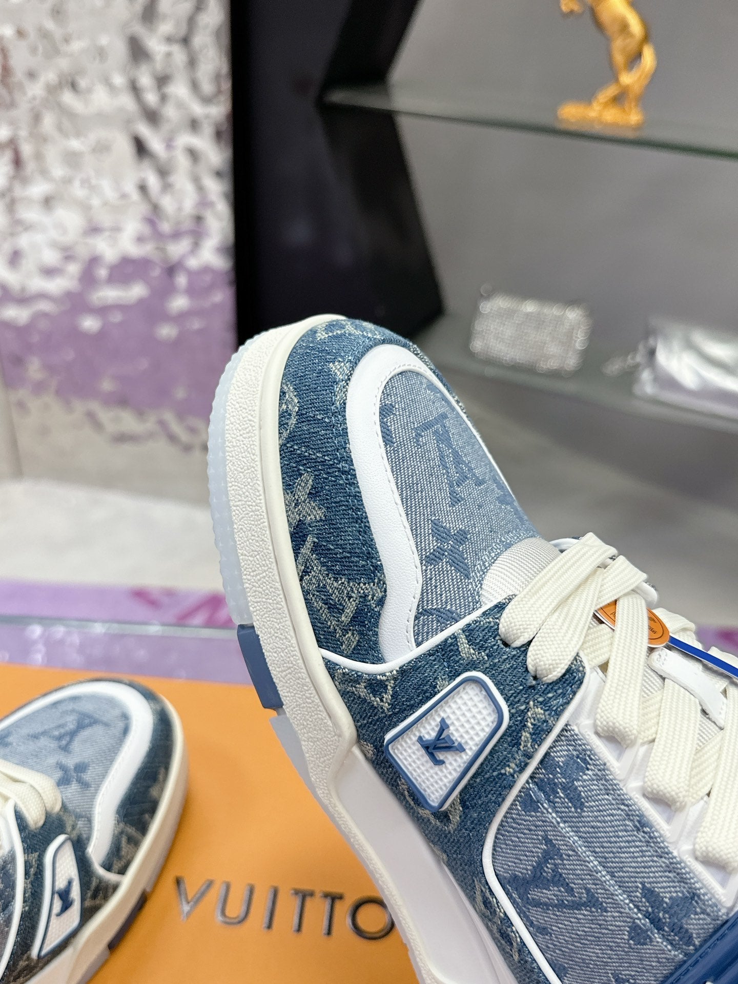 LV Trainer Sneaker 1824120915