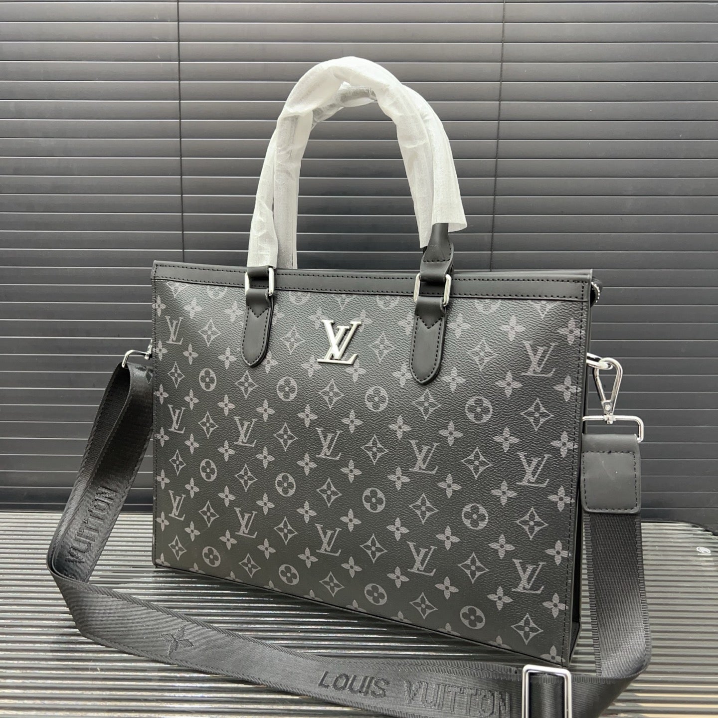 LV  Briefcase 1825050601