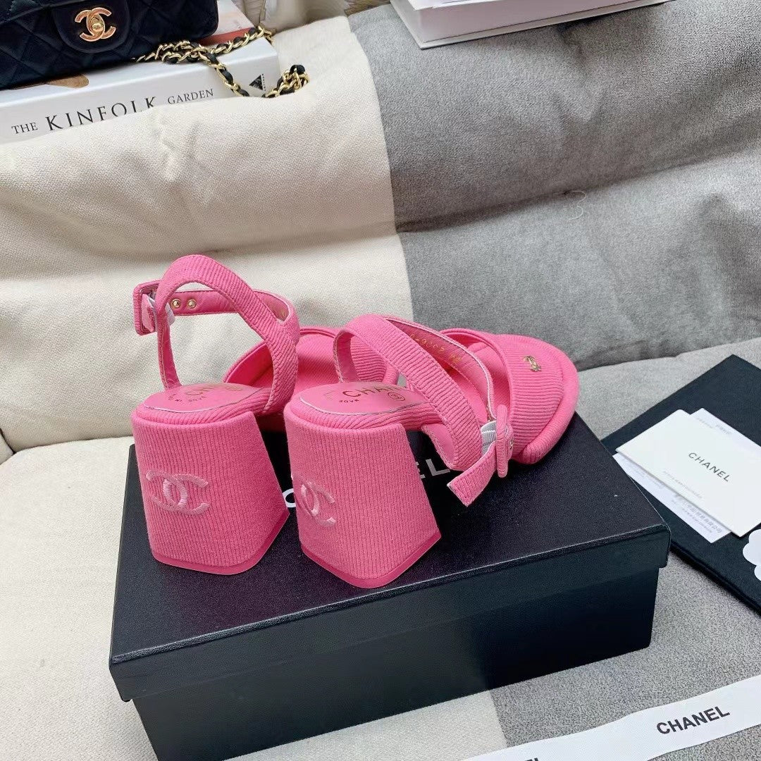 New fashionable and versatile high heel sandals 1024040710