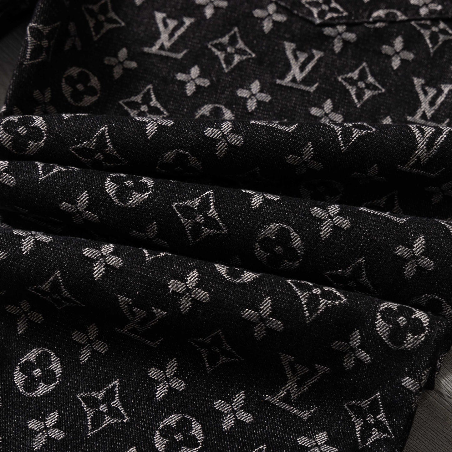 LV Little Red Man embroidered jeans 1825051401