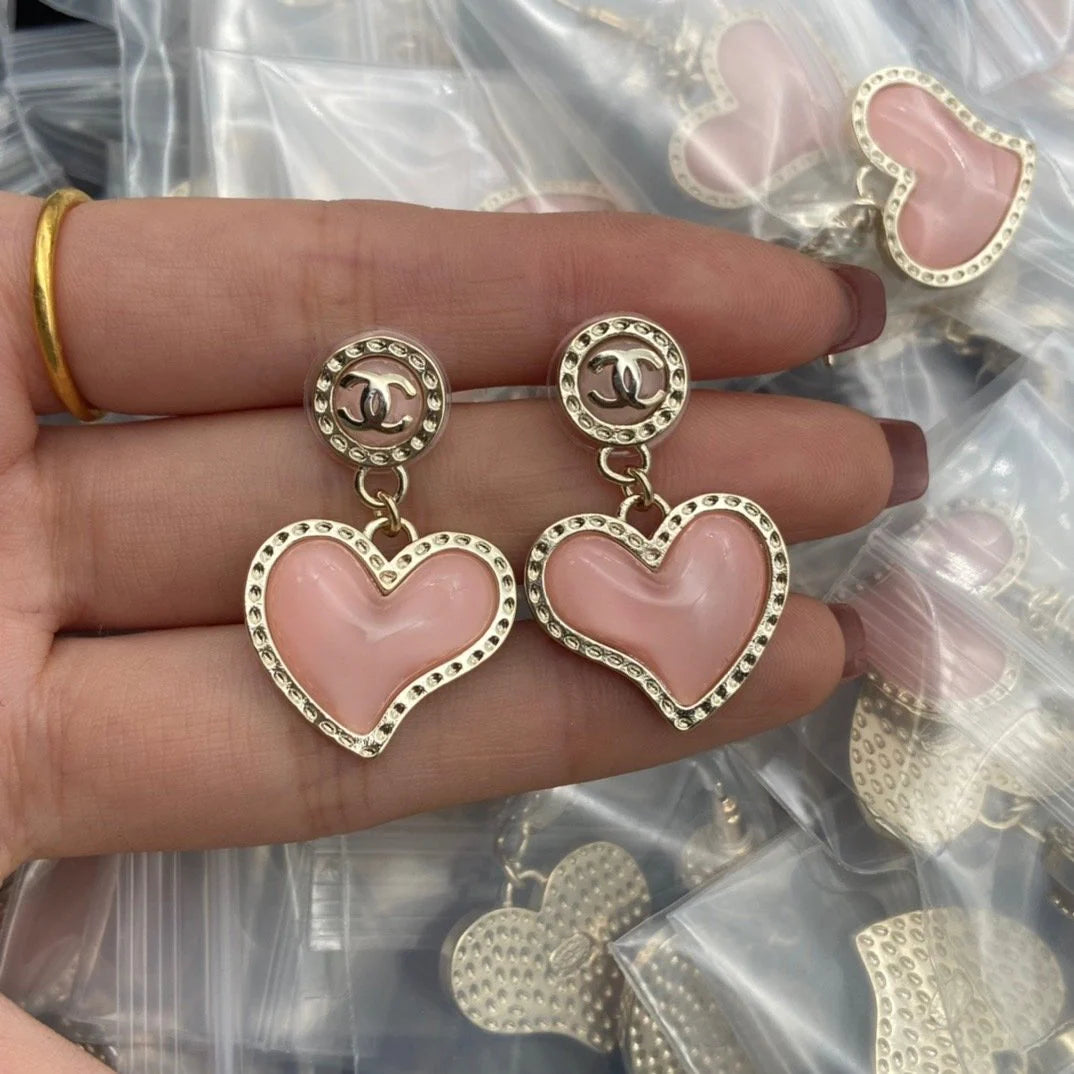 New Enamel Earrings With Heart-shaped Earrings 1024010312