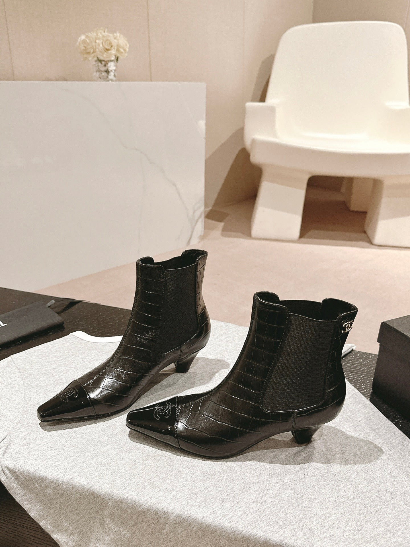 CNL Fashionable Leather Booties 0724101801