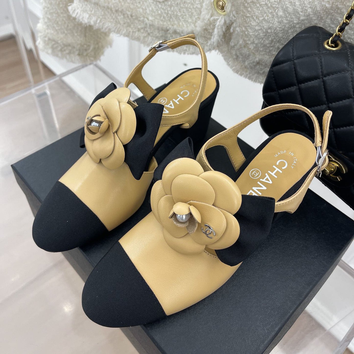 Fashion Versatile Camellia Thick Heels High Heels 1023120404