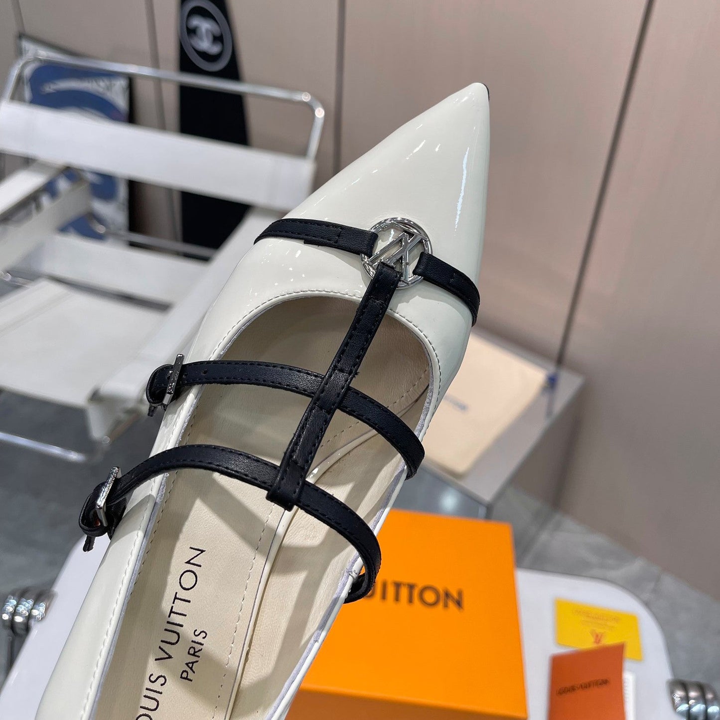 LV Pointed Pumps 1824120906