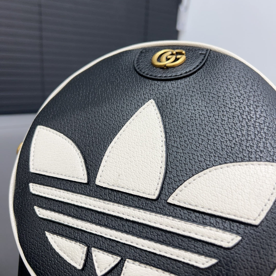 Co-branded round bag crossbody bag 1824042108