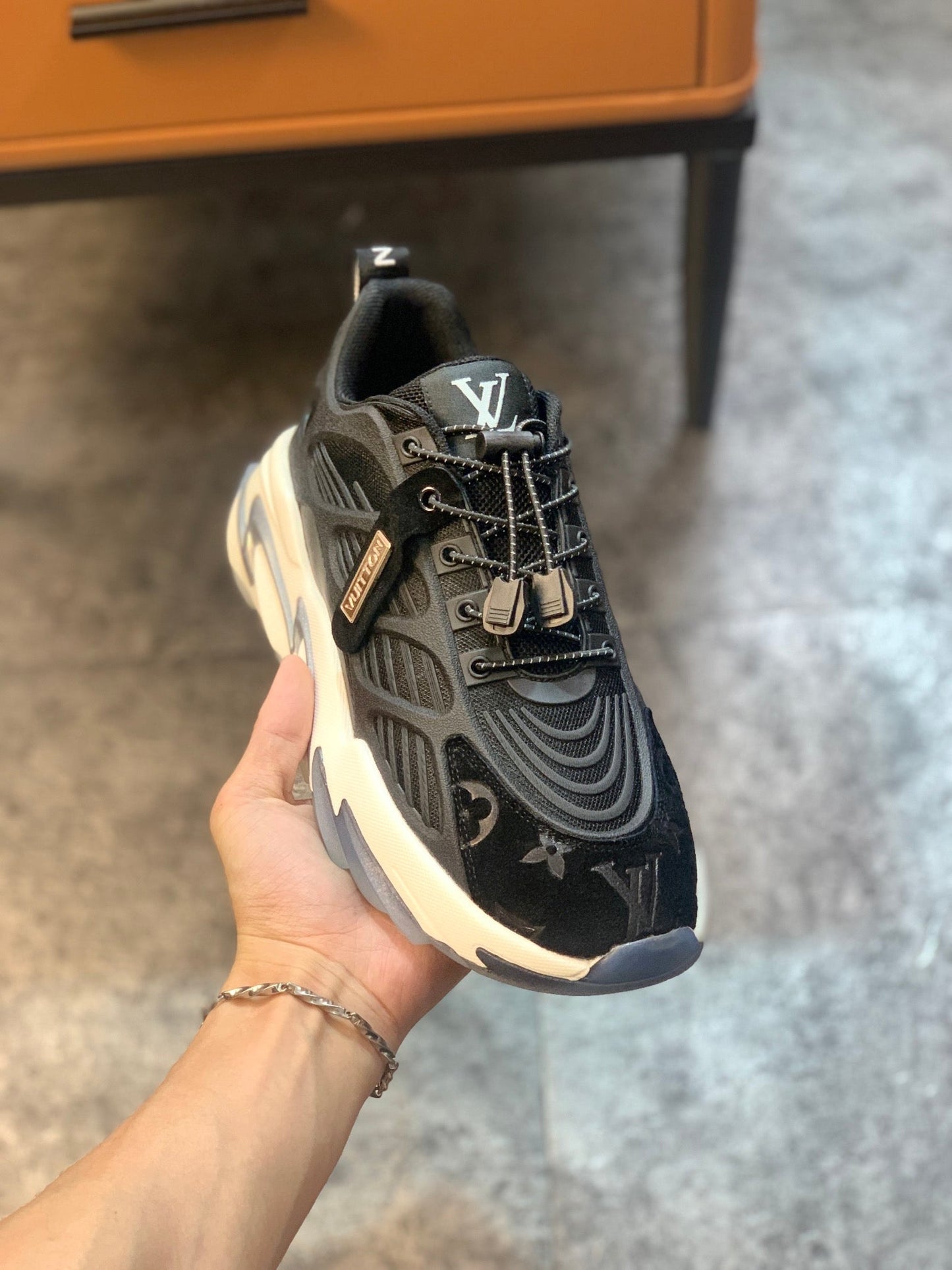 Black casual fashion men's and women's thick-soled sneakers