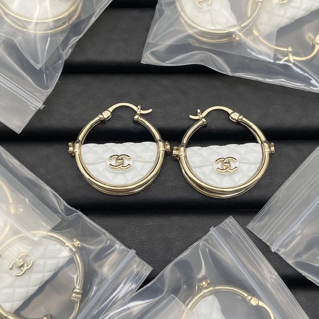 New Enamel Earrings With Heart-shaped Earrings 1024010312