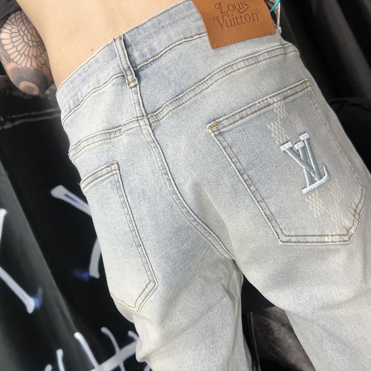 New Letter Embroidered Ripped Trousers 1024051501