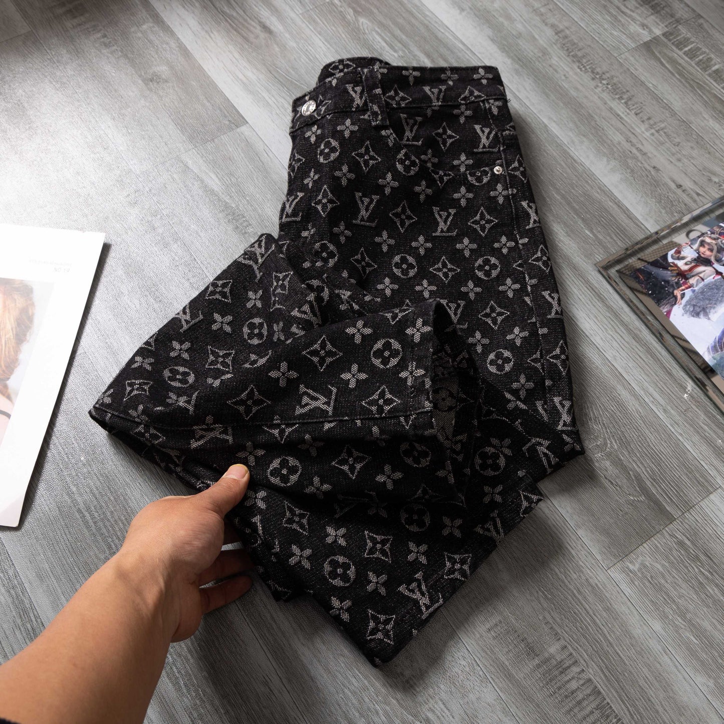 LV Little Red Man embroidered jeans 1825051401