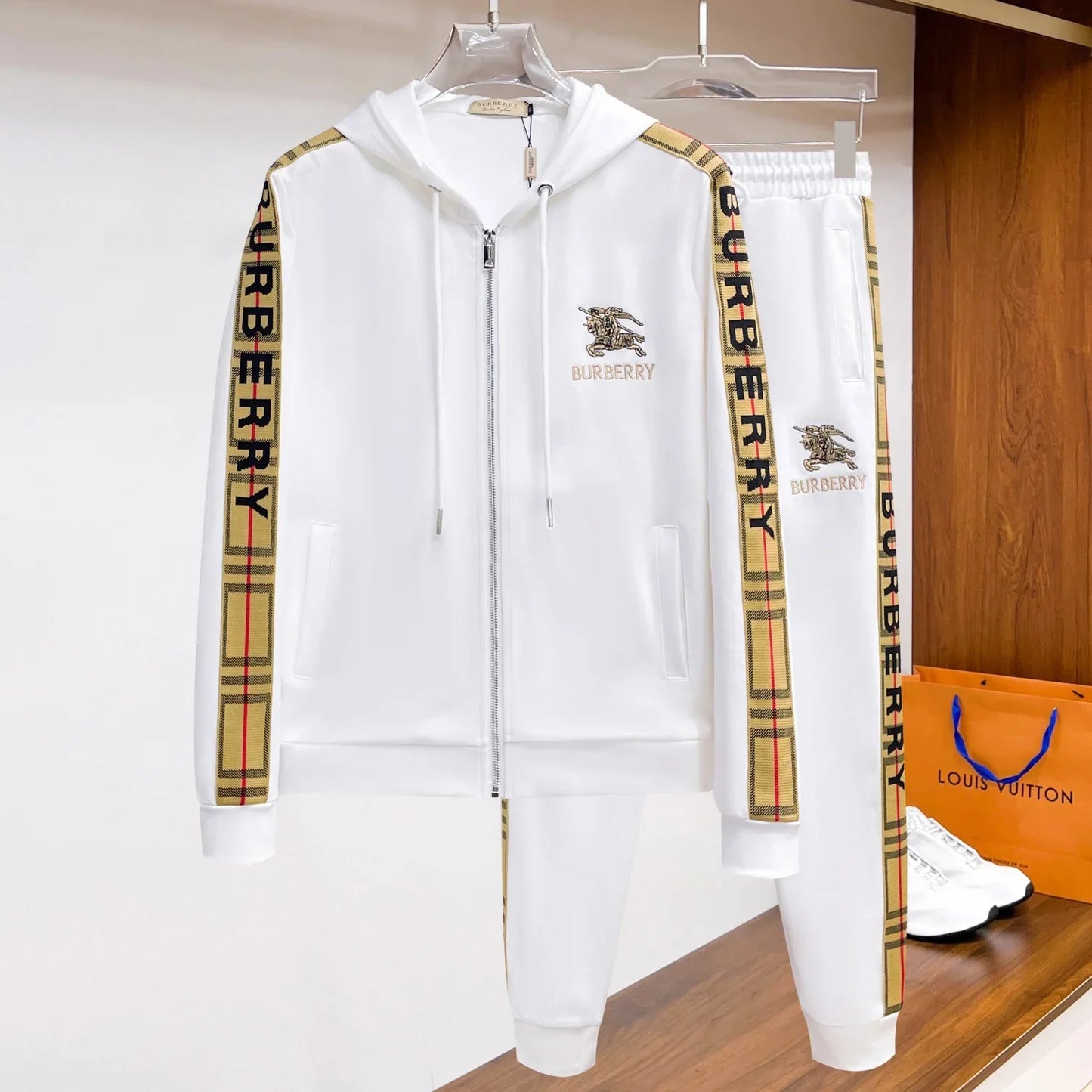 Fashion New Sports Set 1024111218