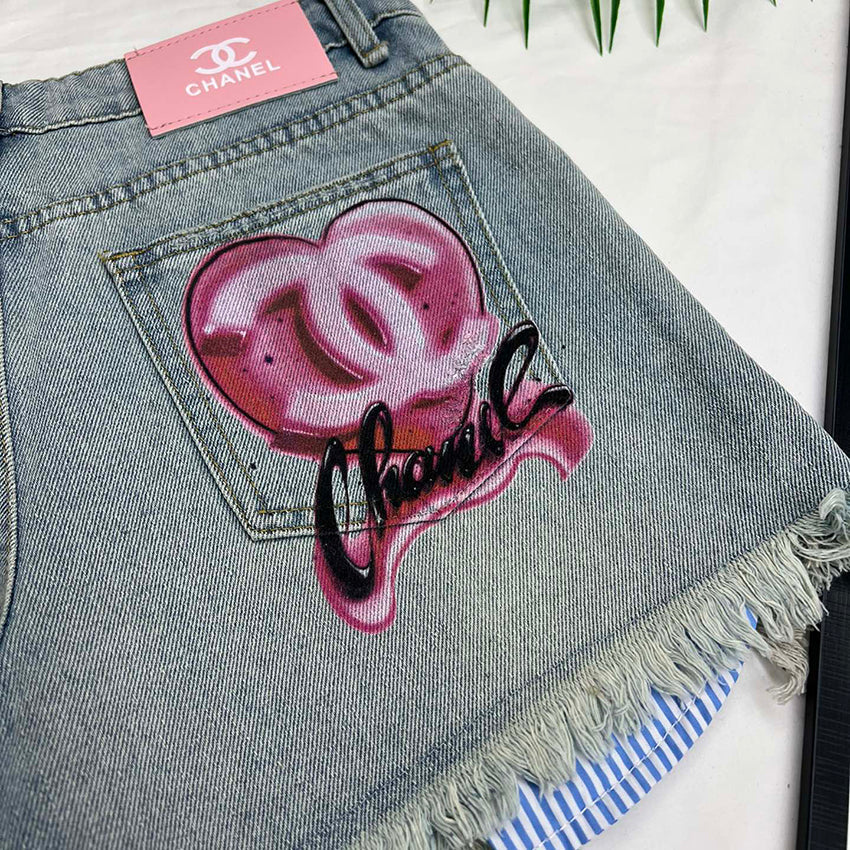 New fashion ripped patchwork printed shorts 1024052801