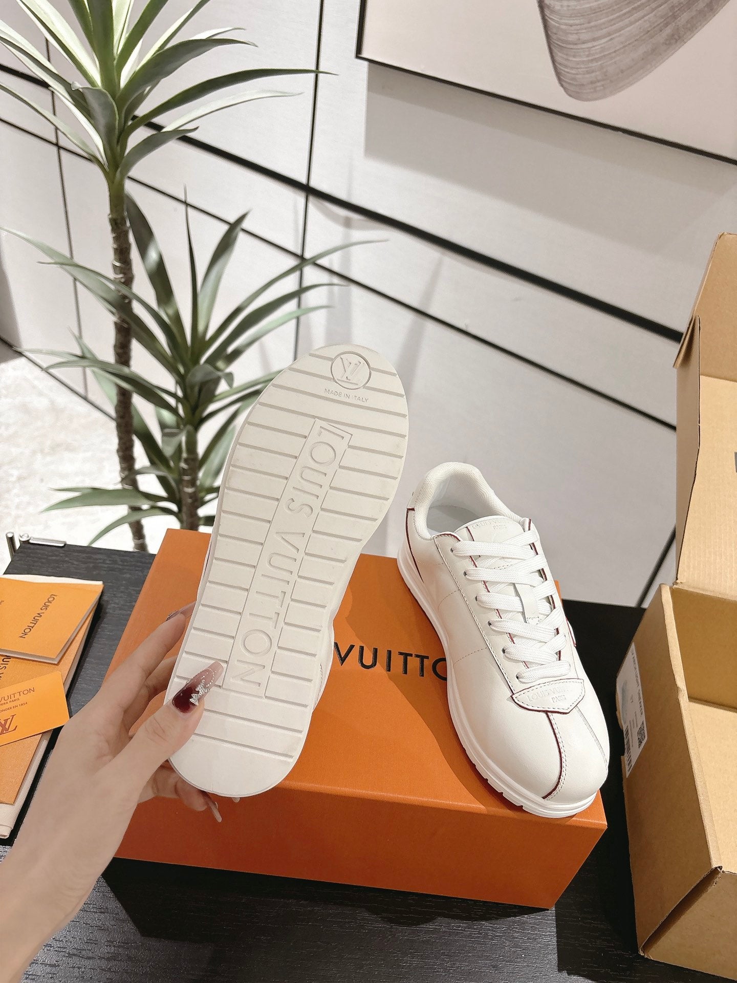LV Sneaker 1825060605