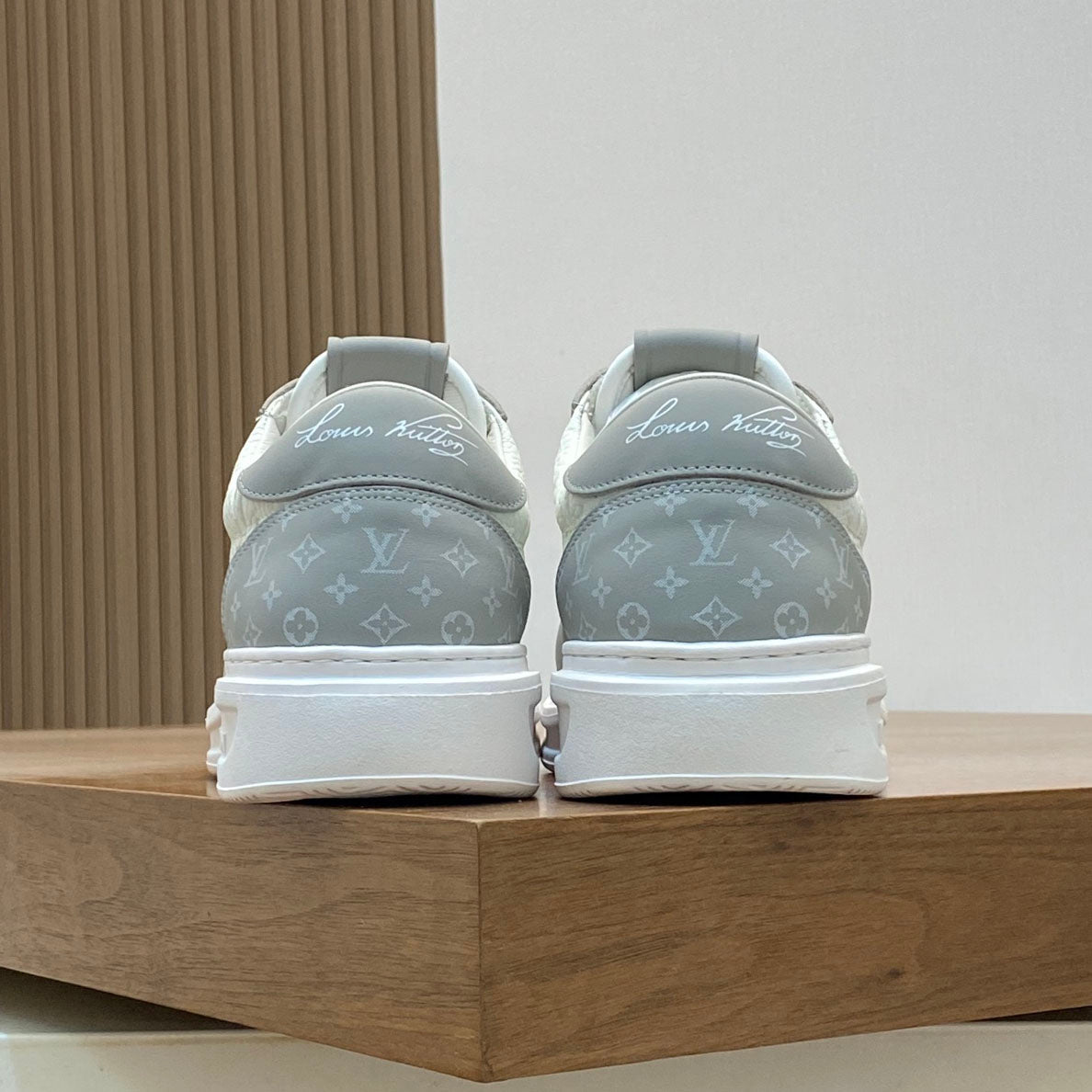 LV Sneaker 1825052109