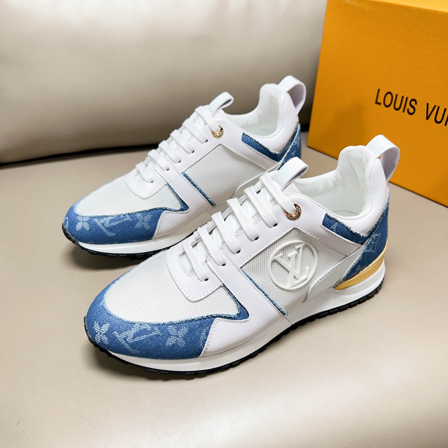LV sneaker 1825052221