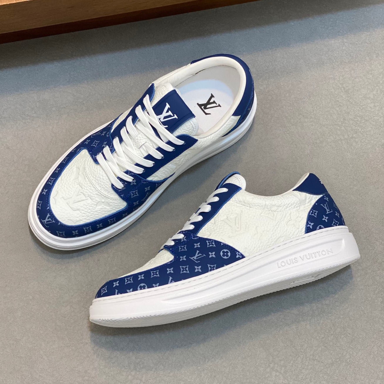 LV Sneaker 1825052109