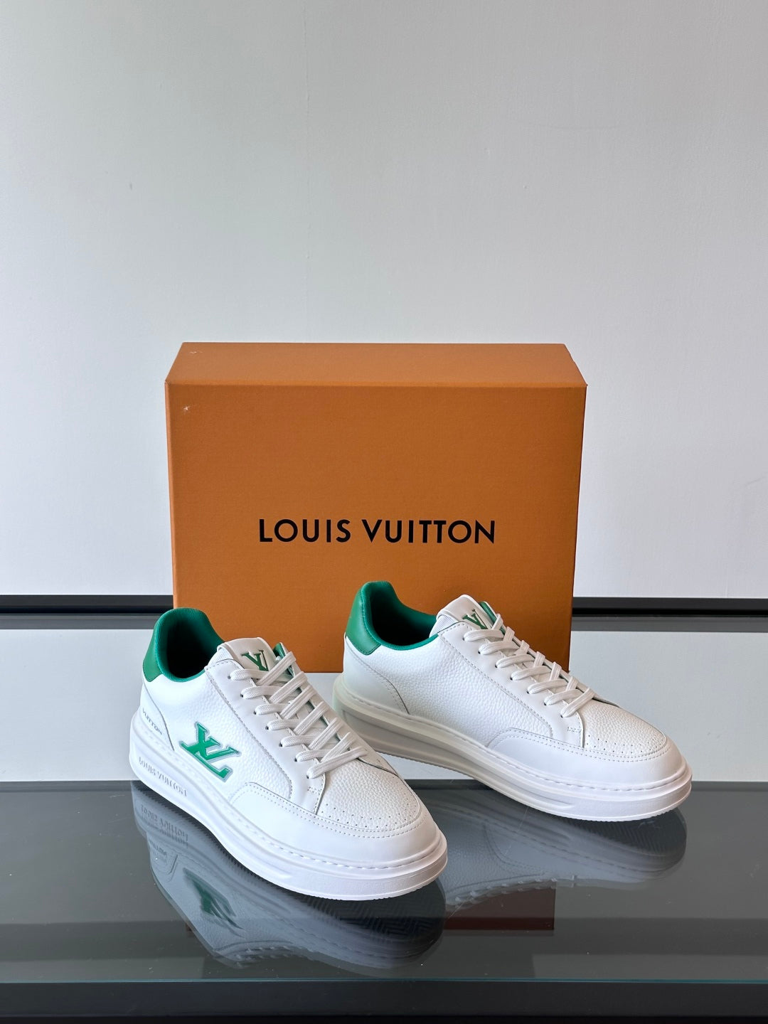 LV  Beverly Hills Sneaker 1825052108