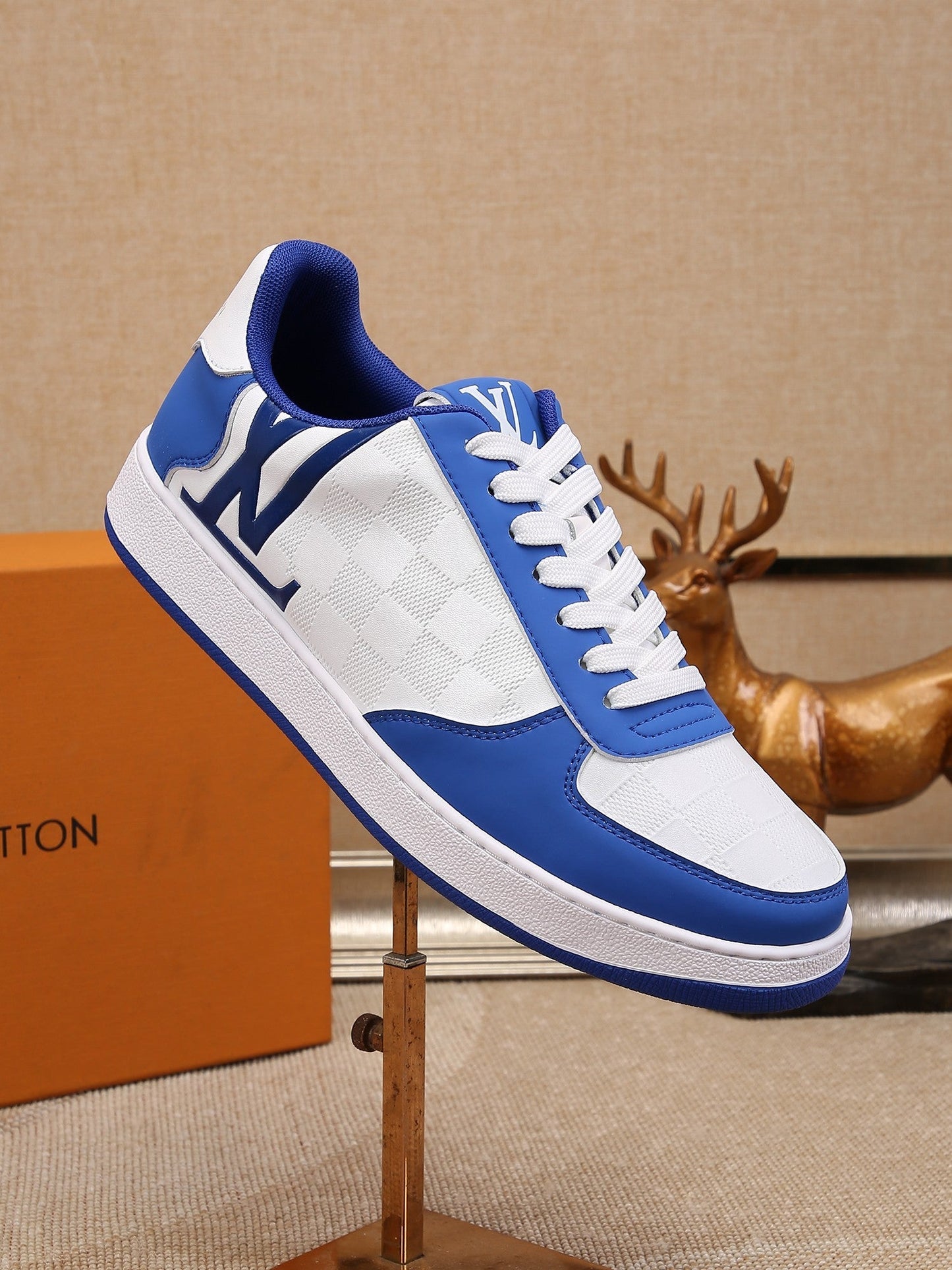 LV sneaker 1825052103