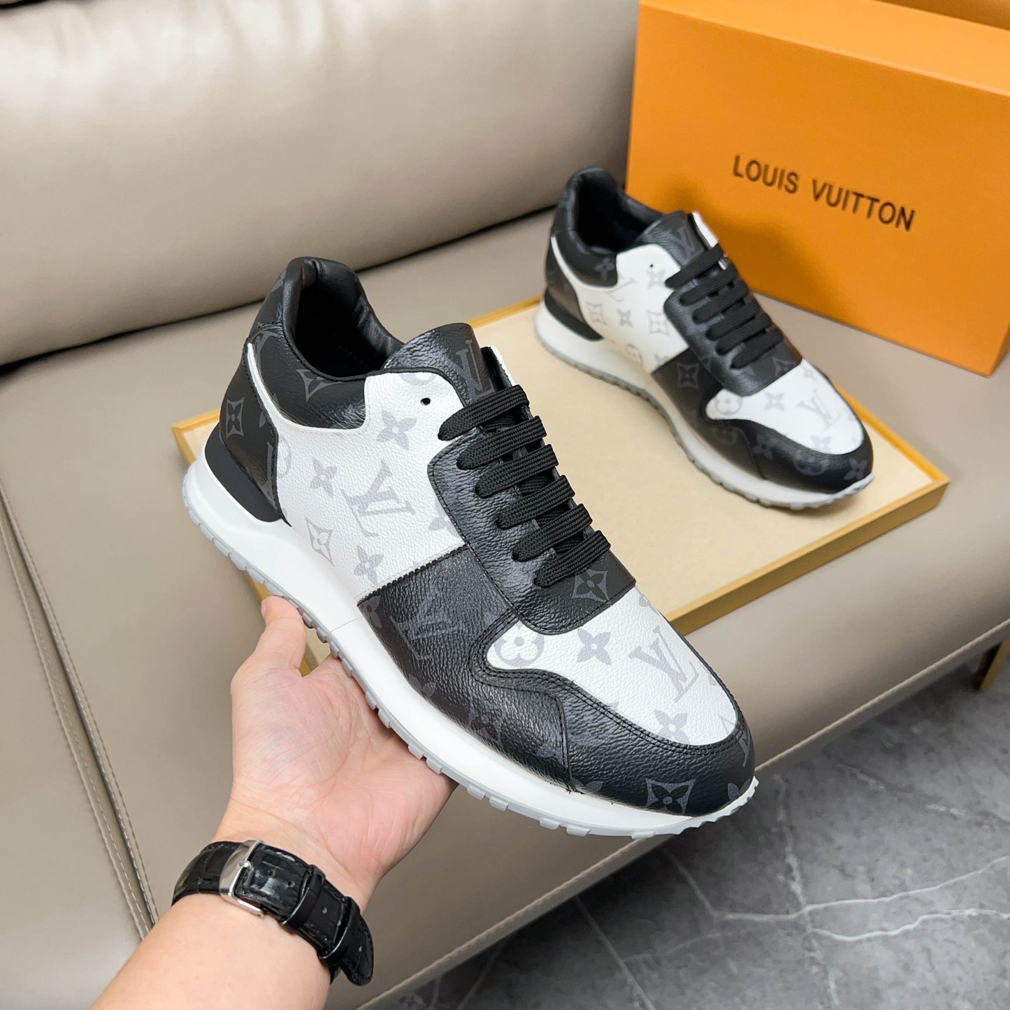 LV sneaker 1825052220