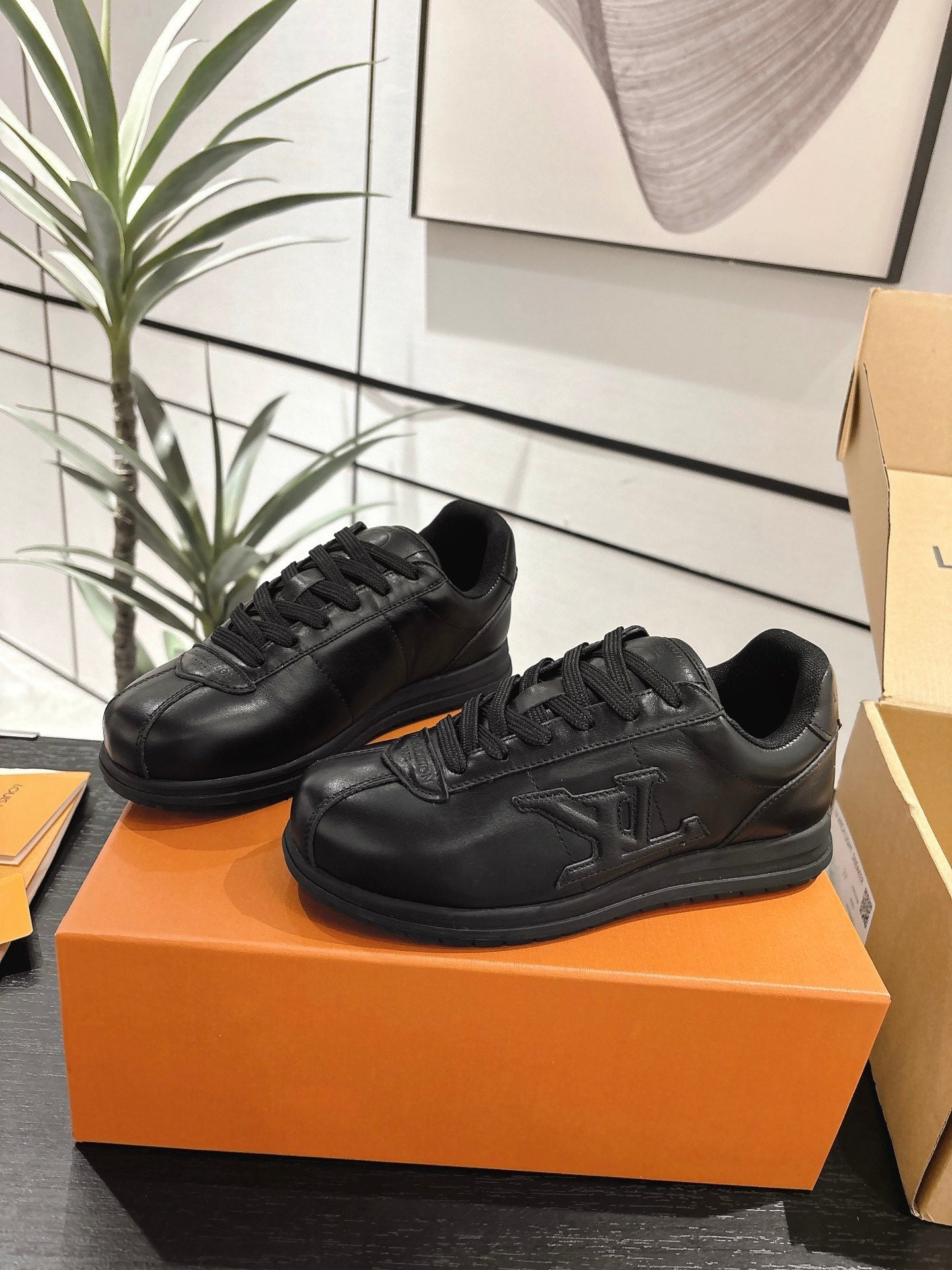 LV Sneaker 1825060605