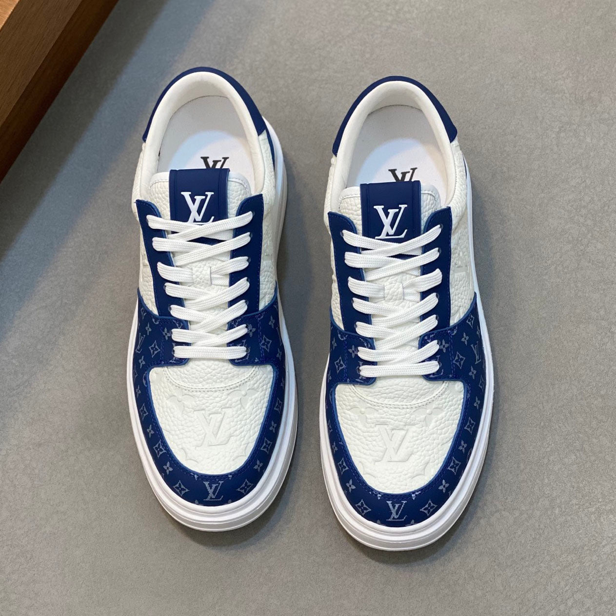 LV Sneaker 1825052109