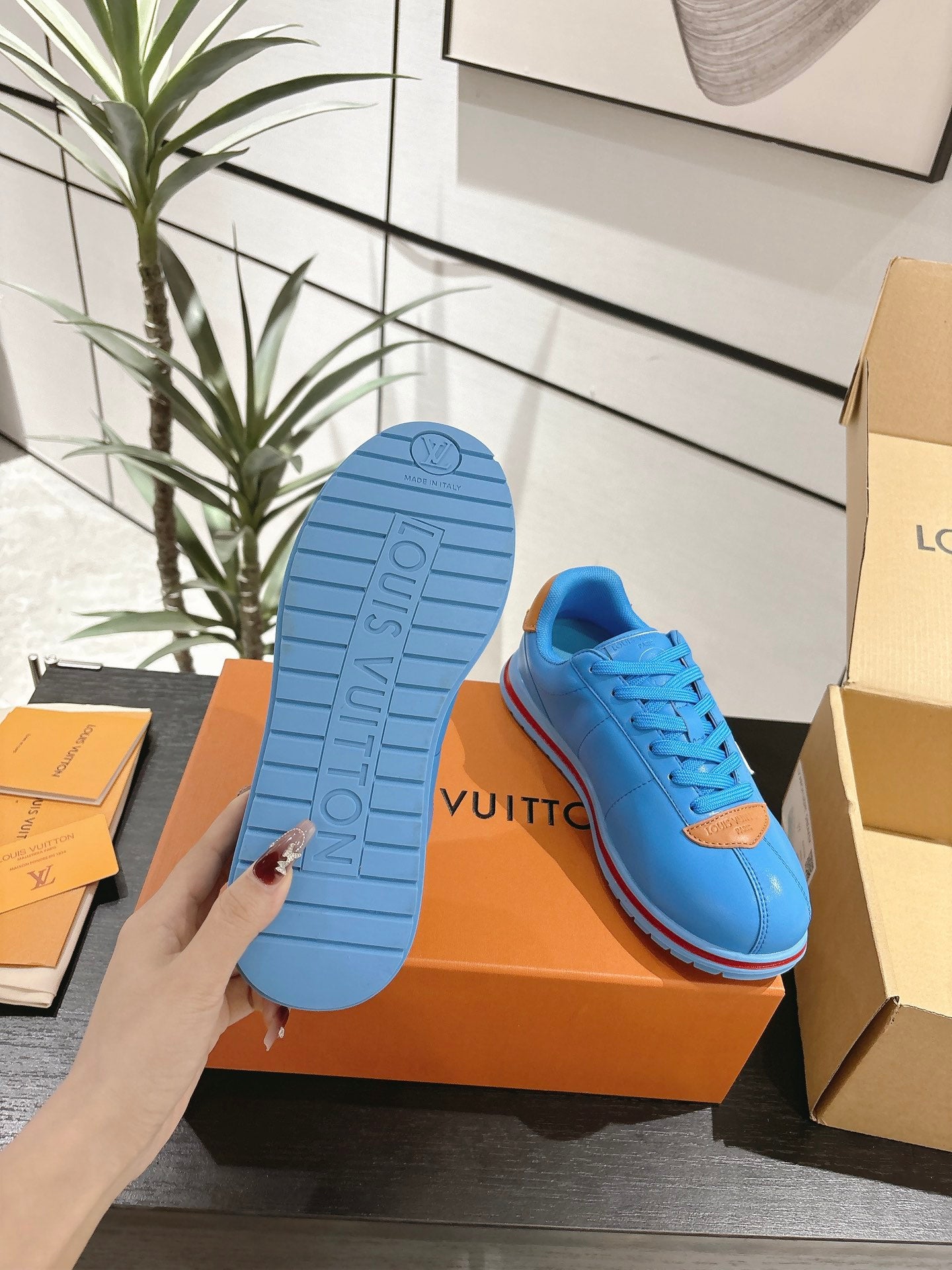 LV Sneaker 1825060605