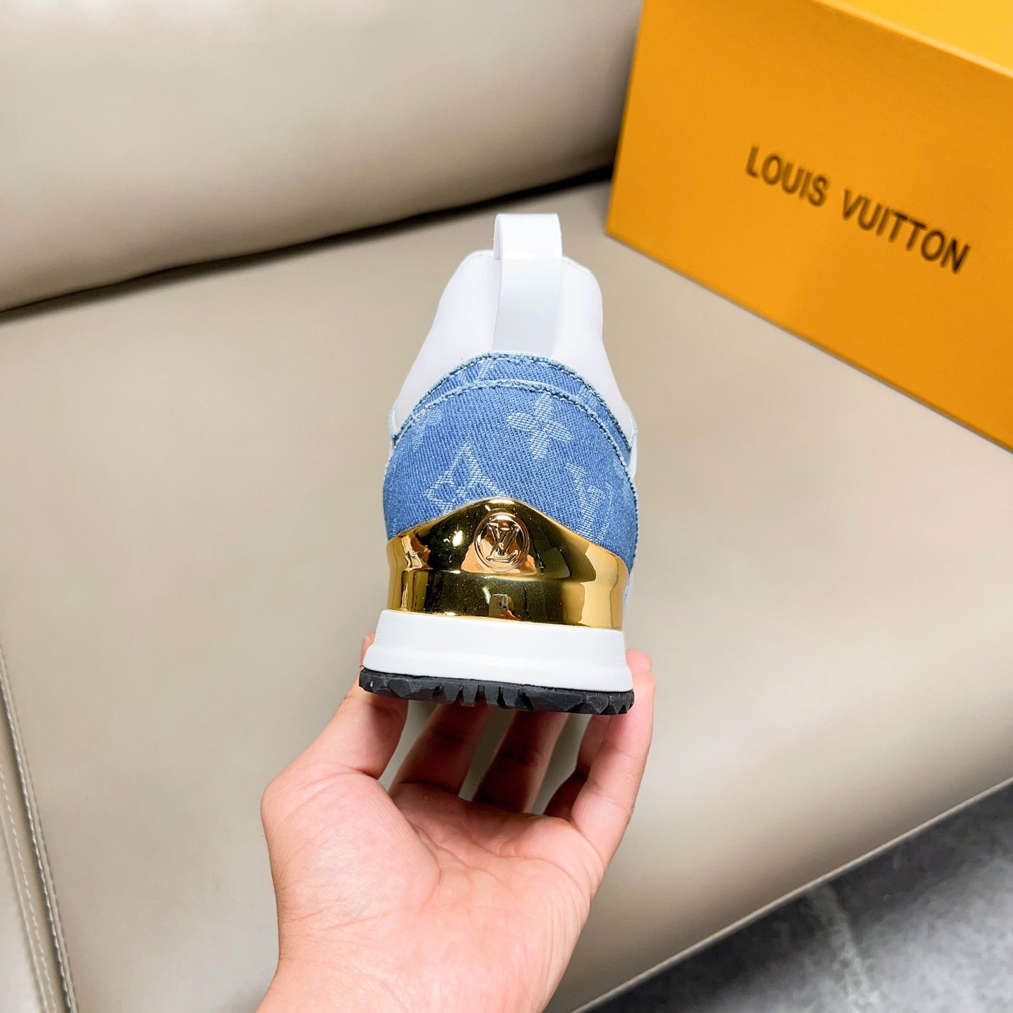 LV sneaker 1825052221