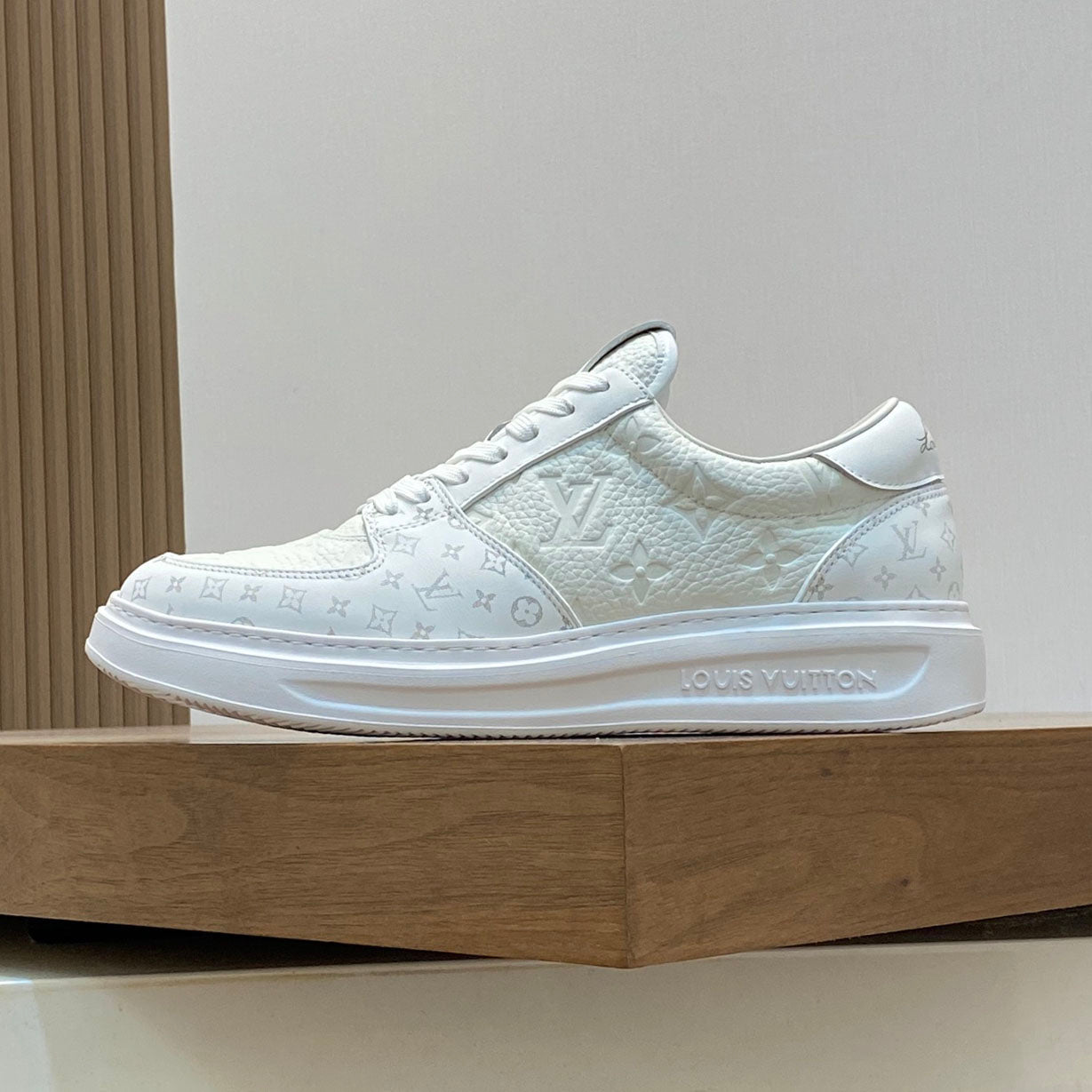 LV Sneaker 1825052109