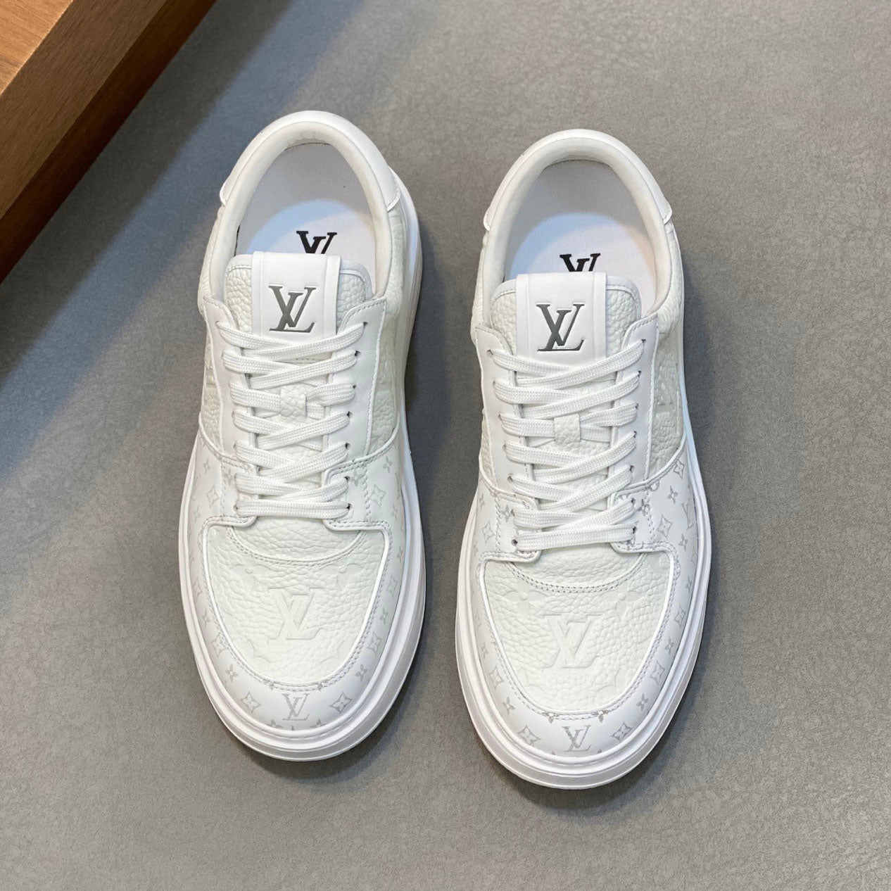LV Sneaker 1825052109