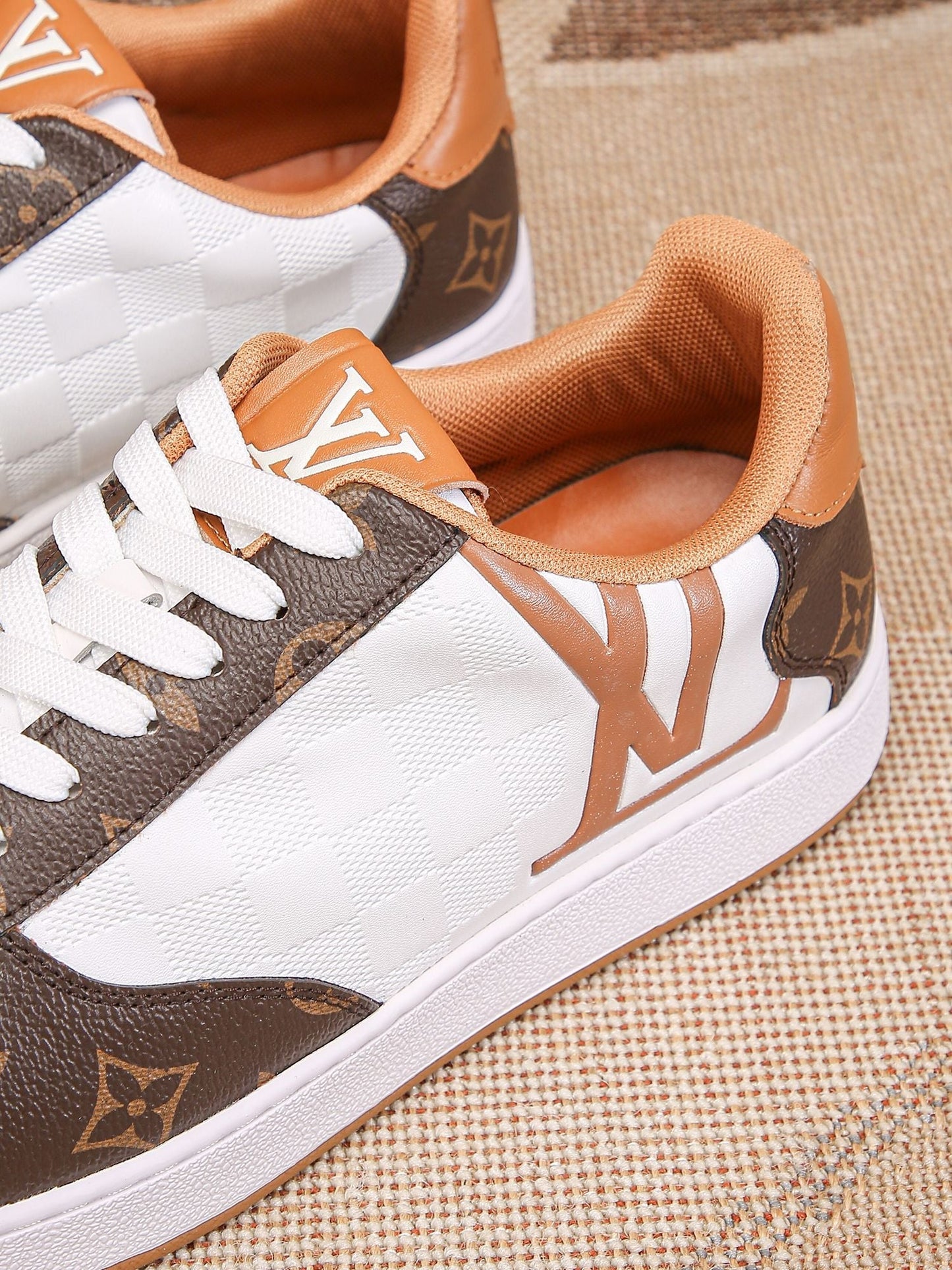 LV sneaker 1825052103